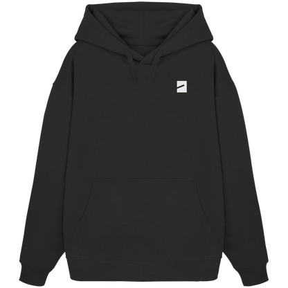 CHUZPE BERLIN Oversize Hoodie in Schwarz, Vorderansicht mit Marke hoch auf der Brust